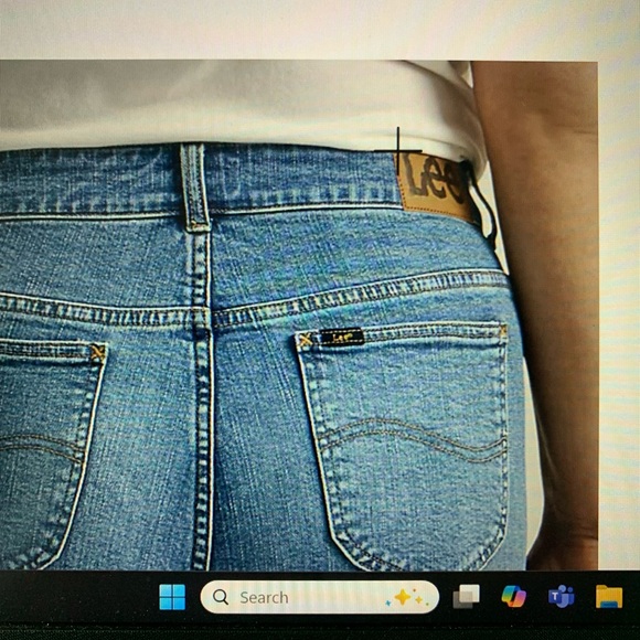 NWT ~ 20W - LEE  Legendary Flare Jeans - Mid Rise - Picture 13 of 16